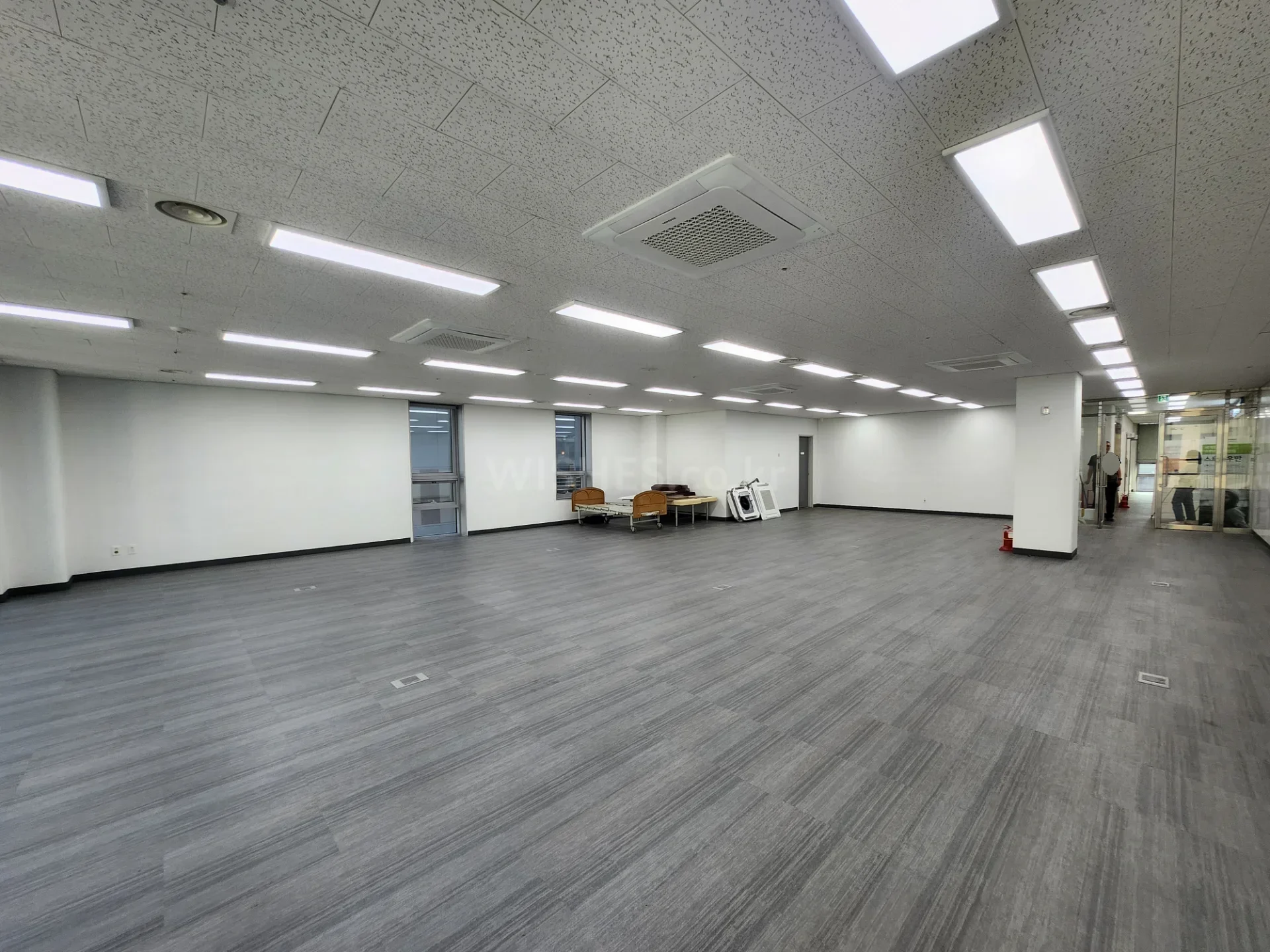 가산동 52평 사무실 월세 4,400/440만원 · 엘리베이터 가산디지털단지역 매물 사진 4